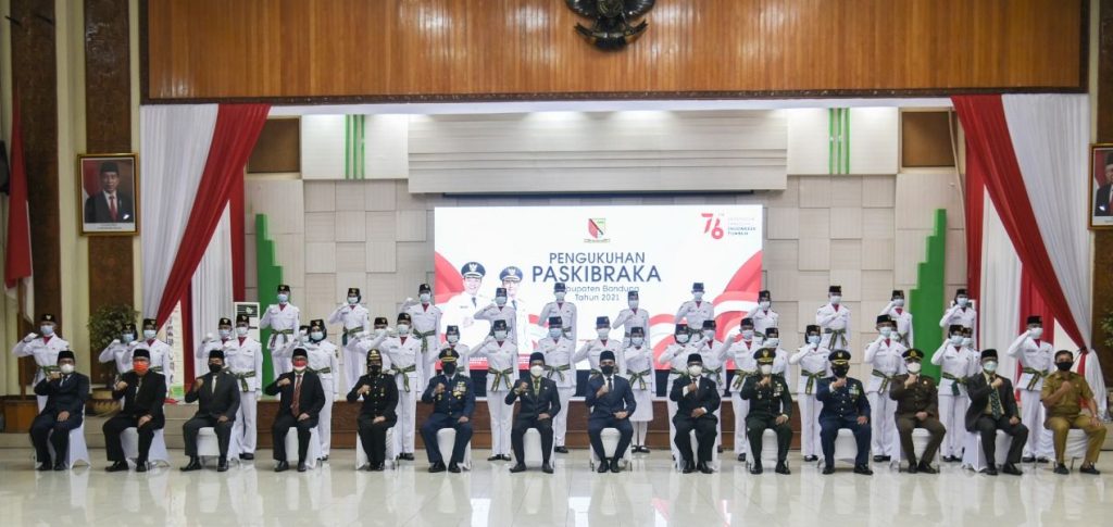 Kukuhkan Anggota Paskibraka 2021, Bupati Bandung: Tidak Semua Orang Punya Kesempatan