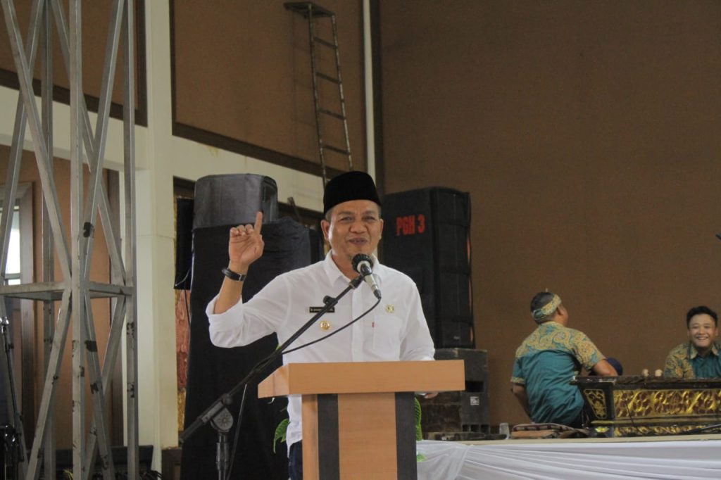 Bupati Bandung Wajibkan Warganya Berbahasa Sunda Tiap Hari Rabu