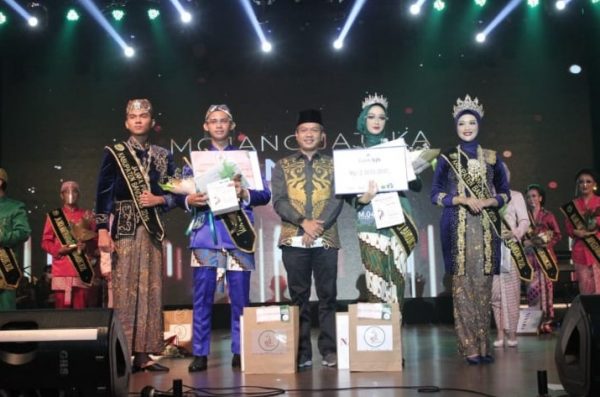 M Daffa – Shafira Zahra Jadi Mojang Jajaka Pinilih Kab Bandung 2021