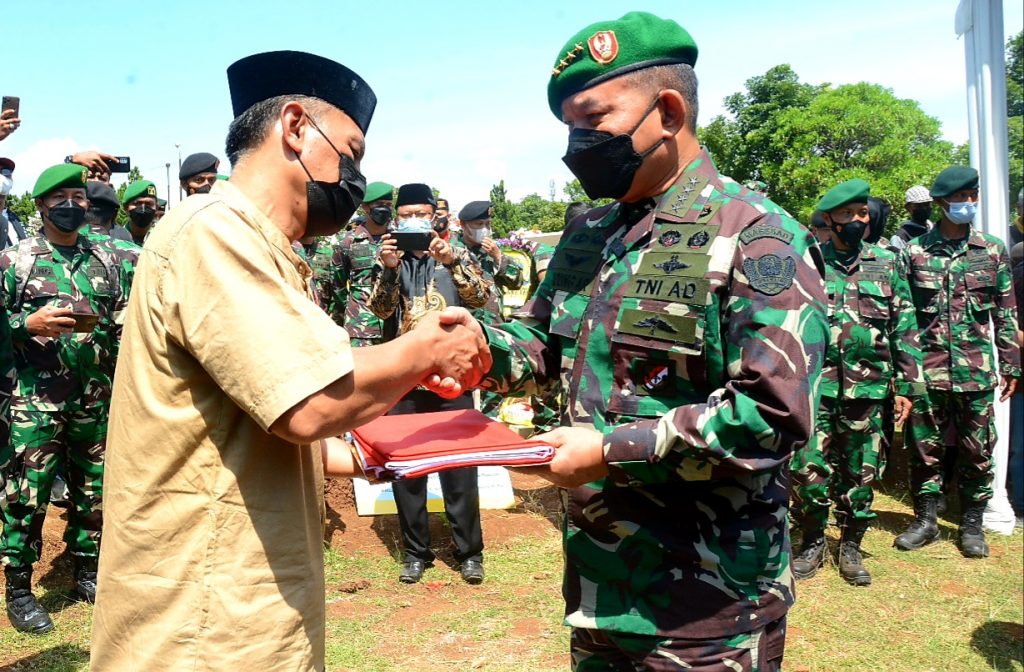 KSAD Pimpin Pemakaman Prajurit TNI Korban KKB Papua