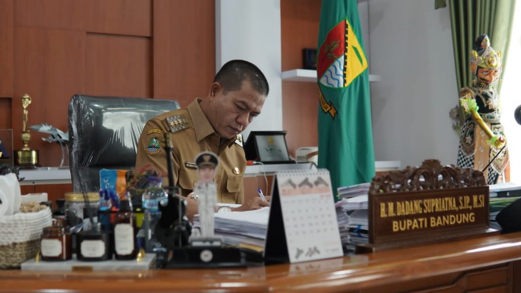 Bupati Bandung Serukan ASN Pemkab Bandung Makmurkan Masjid