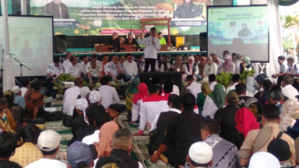 Bupati Dadang Supriatna Kembali Laksanakan Program Bunga Desa di Ciwidey