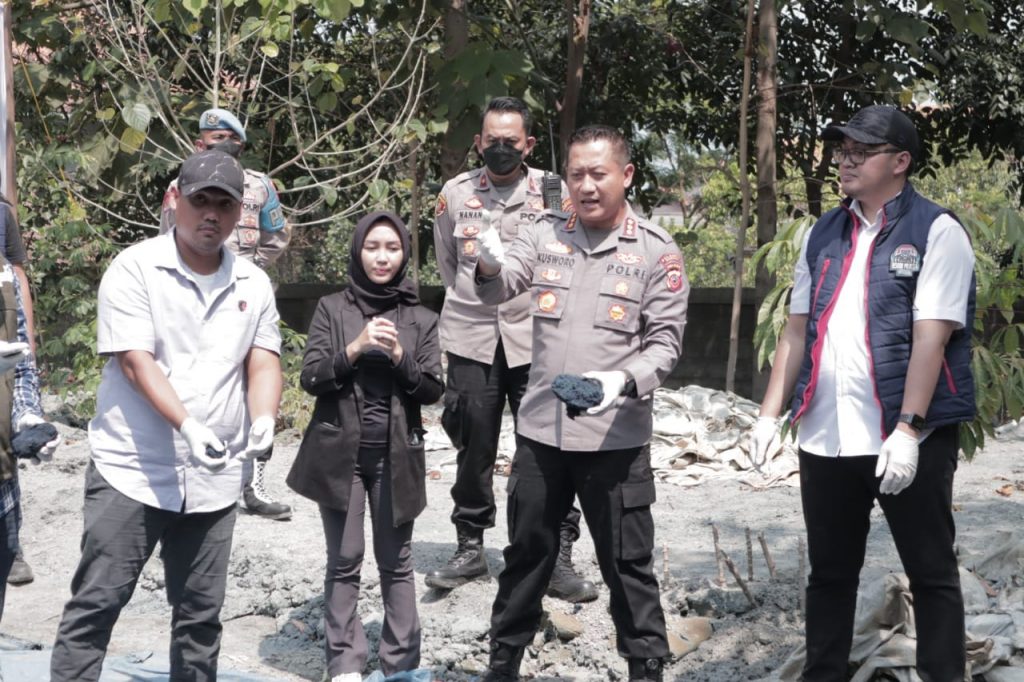 Polresta Bandung Ungkap Kasus Dumping Limbah di Rancaekek