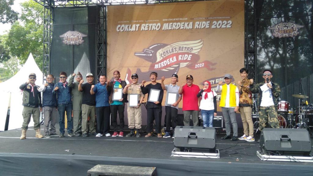 Pada Even Coklat Retro Merdeka Ride, Empat ‘Pahlawan’ Lingkungan Mendapatkan Penghargaan
