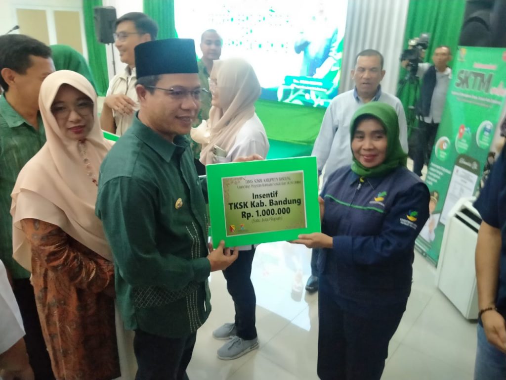 Tingkatkan Pelayanan, Bupati Bandung Launching Pelayanan SKTM Online