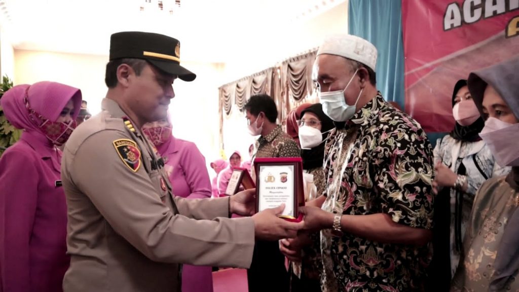 Polsek Ciparay Gelar Pelepasan Purna Tugas