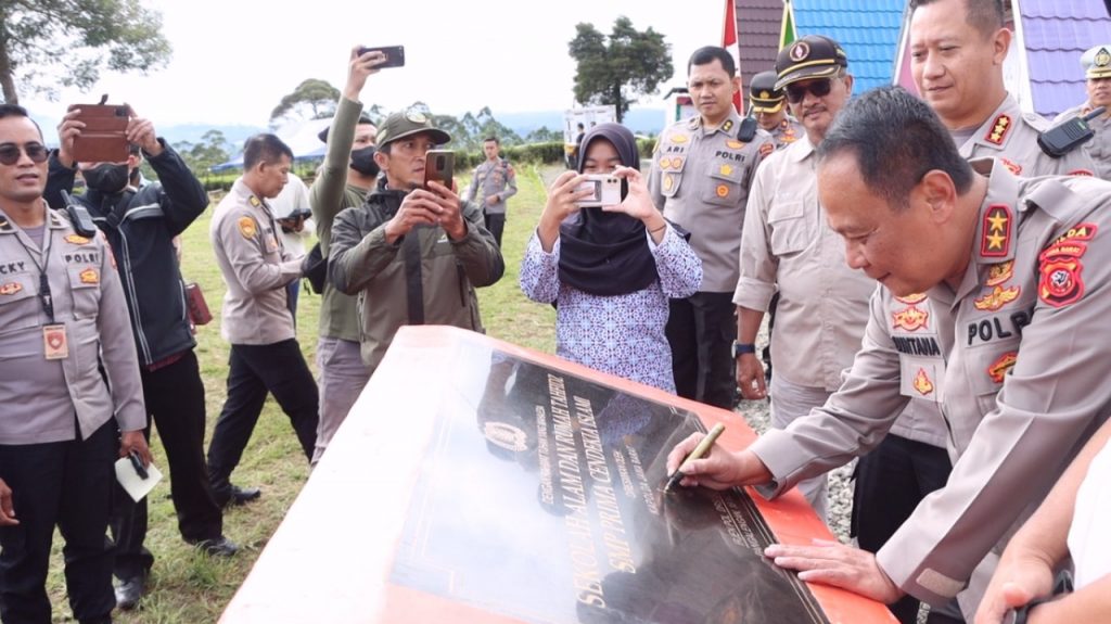 Kapolda Jabar Resmikan Camping Ground Rumah Tahfiz SMP PCI di Pangalengan