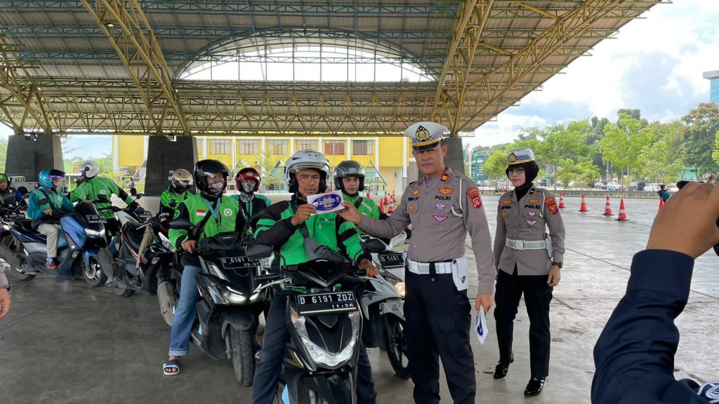 Sat Lantas Polresta Bandung Pelatihan Uji Praktek SIM Dan Safety Riding