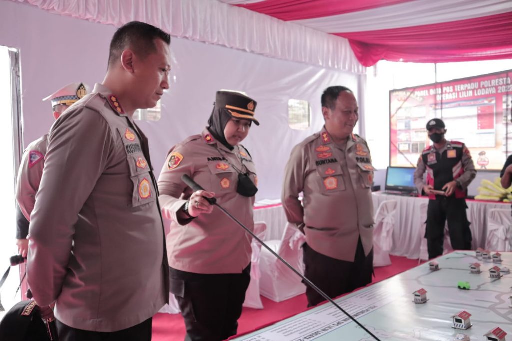 Kapolda Jabar Tinjau Pos Pam Cikaledong, Nagreg