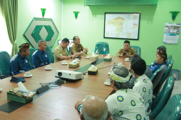 Bupati Bandung Bersama PHRI, HPI dan Kompepar Bahas Kesiapan Calendar of Event 2023
