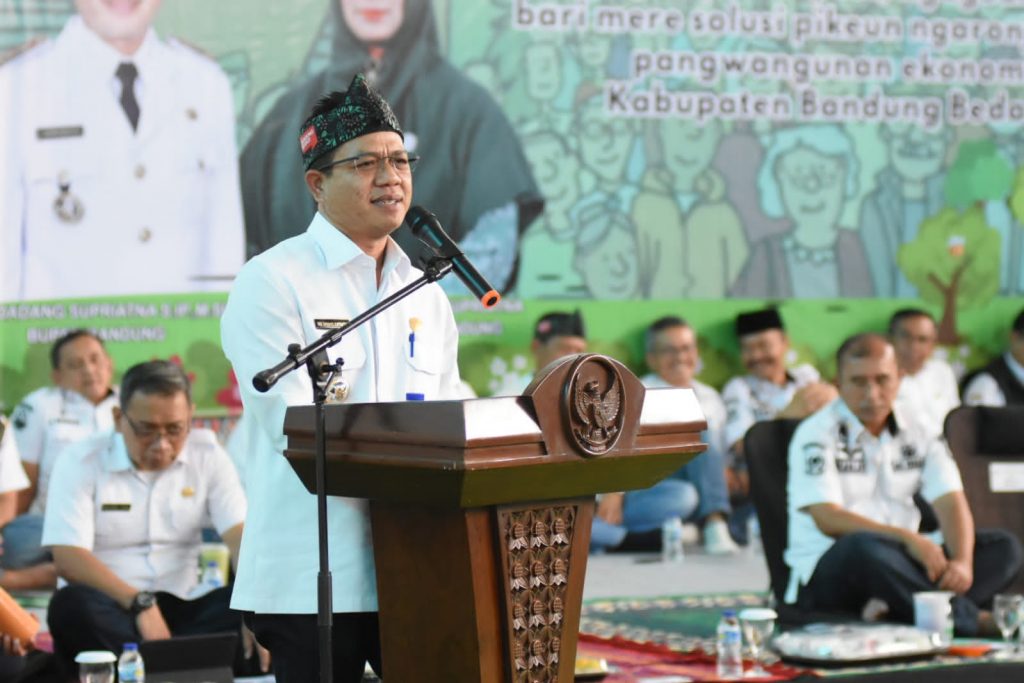 Bupati Bandung Apresiasi Warga Hibahkan Lahan untuk Pembangunan Jalan