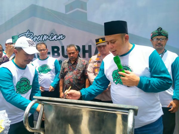 Alumni SMPN 2 Ciparay Bangun Masjid Al-Burhan
