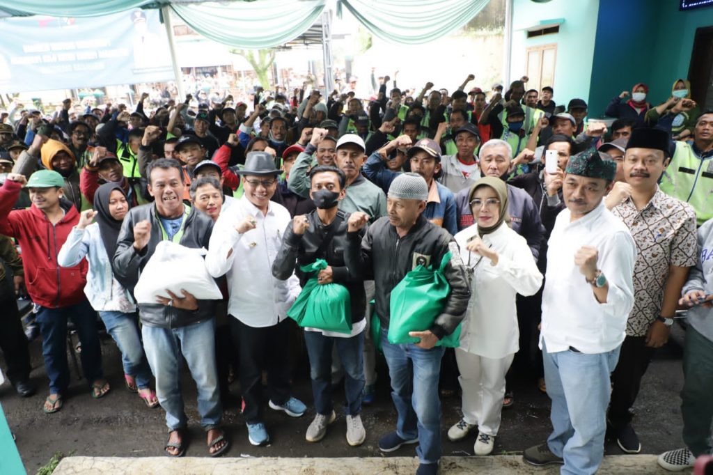 1.264 Opang Dapat Sembako, Bupati Bandung : Semoga Berkah