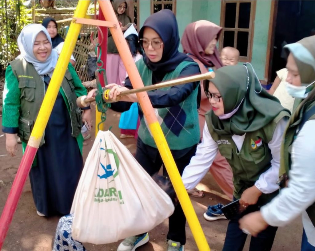 Renie Rahayu Fauzi Monitoring Pelaksanaan PIN Polio