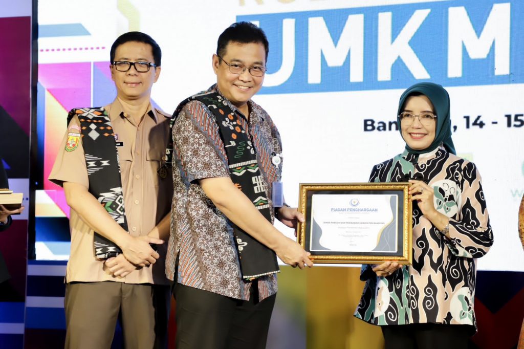 Pemkab Bandung Raih Penghargaan Kementerian Kelautan Perikanan