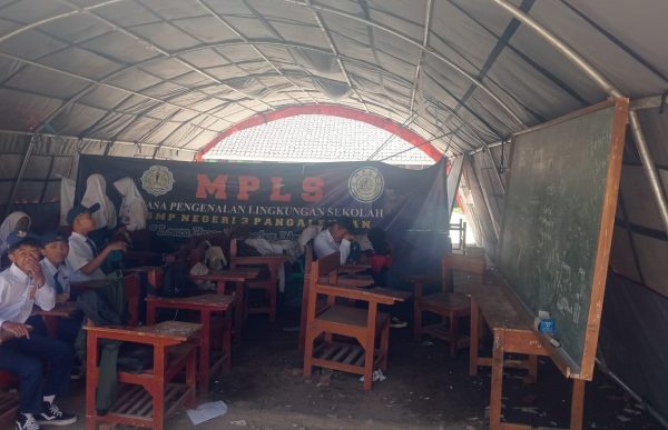 Ruang Kelas Ambruk, Bupati Bandung Janjikan Pembangunan SMPN 3 Pangalengan Minggu Depan