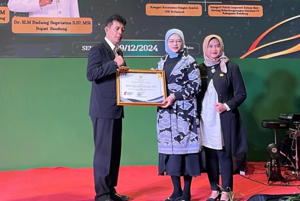 Delis Lela Haryati Dianugerahi Tokoh Inspiratif di Ajang BRIA 2024
