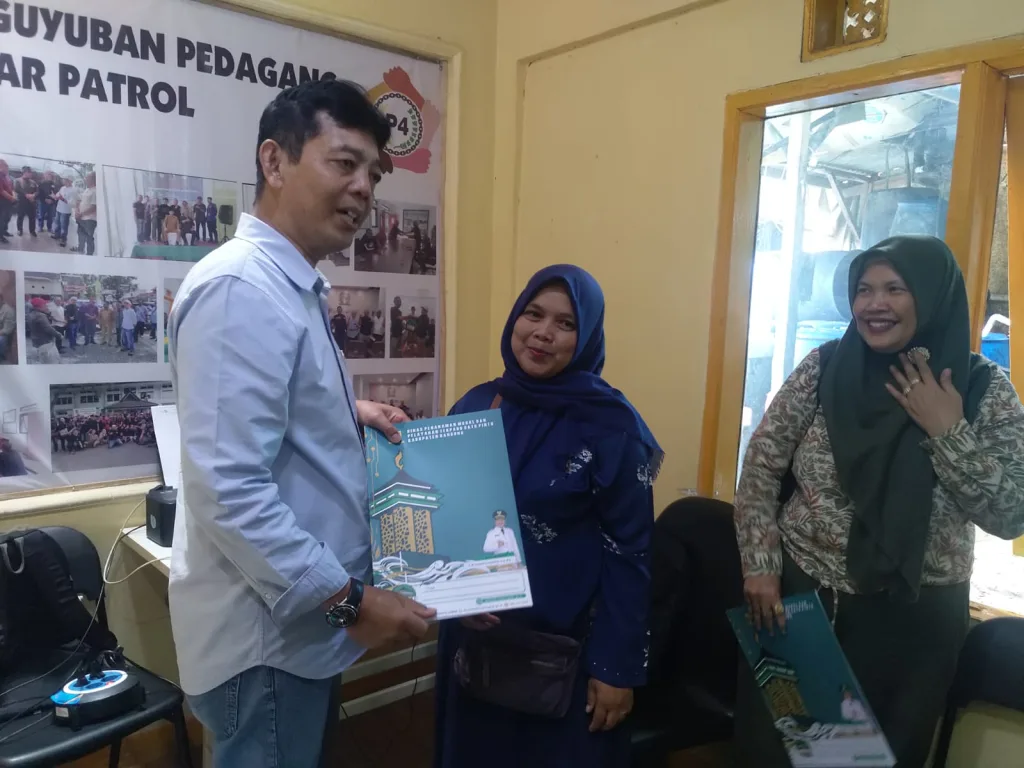 Ada Indikasi Pungli Dalam Pembuatan NIB, DPMPTSP Langsung Datangi Pedagang dan Pengelola Pasar Patrol