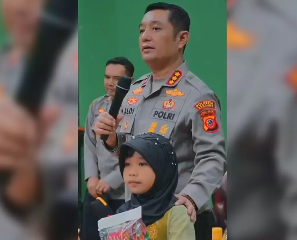 Di Jumat Curhat, Polresta Bandung Adopsi Sandra Jadi Anak Angkat
