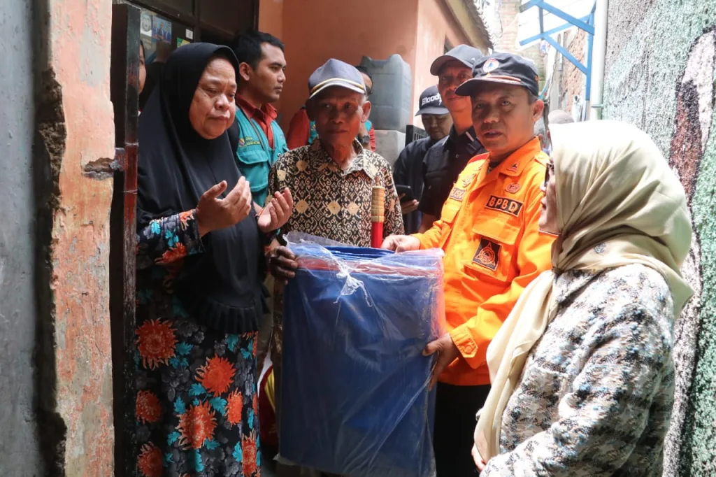 Agar Nyaman Beribadah Selama Ramadan, BPBD Salurkan Bantuan untuk Warga Terdampak Bencana 
