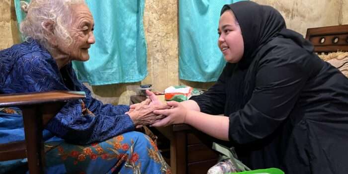Humaira Berbagi Kebahagiaan di Malam Takbiran Bersama Kaum Dhuafa