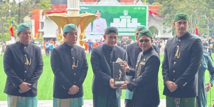 Beralaskan Rumput Sintetis, Bupati Kang DS Resmikan Lapangan Upakarti Soreang di Hari Jadi ke-384 Kab Bandung
