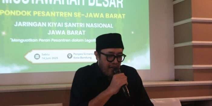 Pesantren Suarakan Kekecewaan: “Kami Bukan Penonton di Negeri Sendiri”