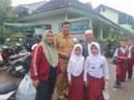Disdalduk PPA Kab Bandung Pantau Gerakan Ayah Antar Anak Hari Pertama Masuk Sekolah
