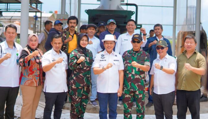 Dari Sampah Jadi Batako, Bupati Kang DS Bakal Jadikan ‘Motah’ Prototipe TPS3R di Semua Desa