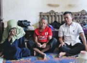 Bertakziyah ke Rumah Orangtua Korban, Bupati Kang DS: Pemerintah Harus Hadir Cari Solusi Warga yang Kesulitan