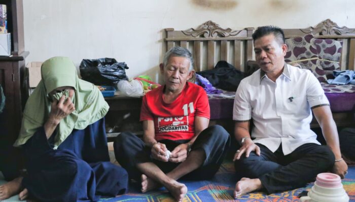 Bertakziyah ke Rumah Orangtua Korban, Bupati Kang DS: Pemerintah Harus Hadir Cari Solusi Warga yang Kesulitan