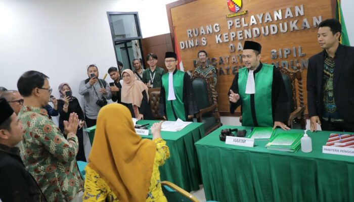Isbat Nikah Terpadu Layani 26 Pasutri untuk Dapat Pelaminan Cantik dari Disdukcapil Kab Bandung