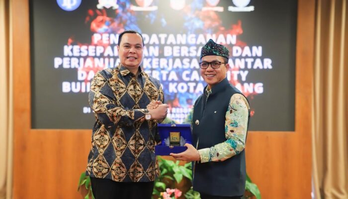 Pemkab Bandung-Pemkot Serang Teken MoU Pasokan Cabai Bawang untuk Pasar Serang