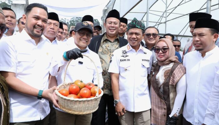 Menko Muhaimin Apresiasi Ekosistem Pemberdayaan Masyarakat Ponpes Al-Ittifaq Kab Bandung