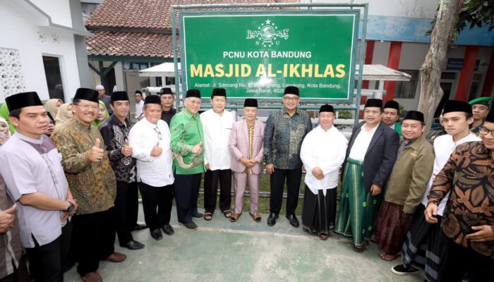 Resmikan Masjid Al-Ikhlas PCNU Kota Bandung, Farhan Ajak Warga Bangun Kota dengan Rasa dan Karsa