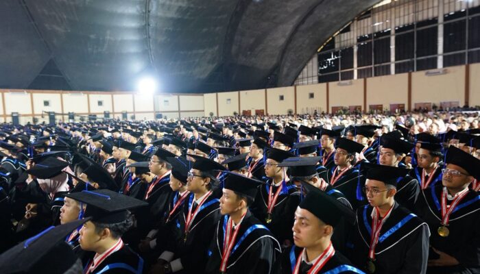 Pesan Rektor Tel-U ke 4.662 Wisudawan: Tingkatkan Kompetensi dan Hasilkan Karya Monumental