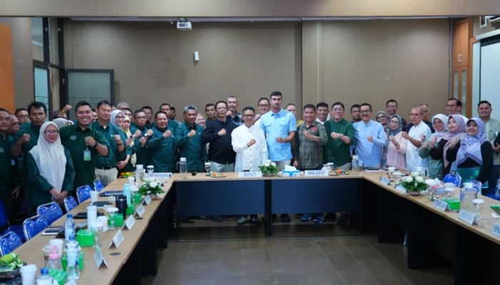 Viral Jalan Kabupaten Masih Berupa Tanah, Kang DS Tegur DPUTR