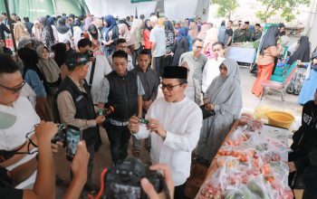 Buka Gerakan Pangan Murah, Kang DS Sekaligus Santuni Lebih dari 1.000 Anak Yatim