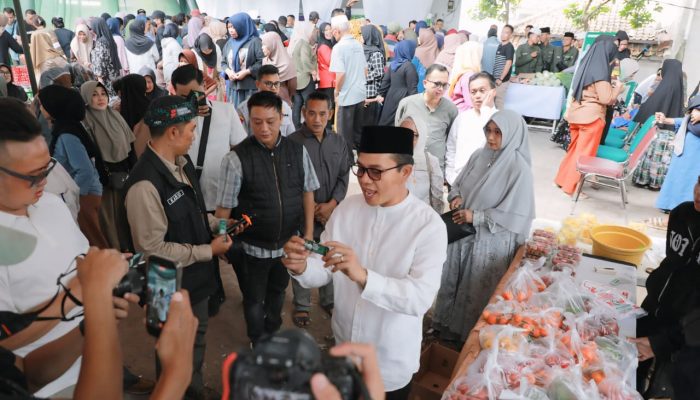 Buka Gerakan Pangan Murah, Kang DS Sekaligus Santuni Lebih dari 1.000 Anak Yatim