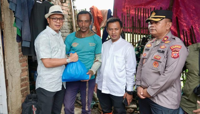 Tinjau Lokasi Bencana Angin Kencang Bojongsoang, Bupati Kang DS Prioritaskan Perbaikan 6 Rumah Warga Rusak Berat 