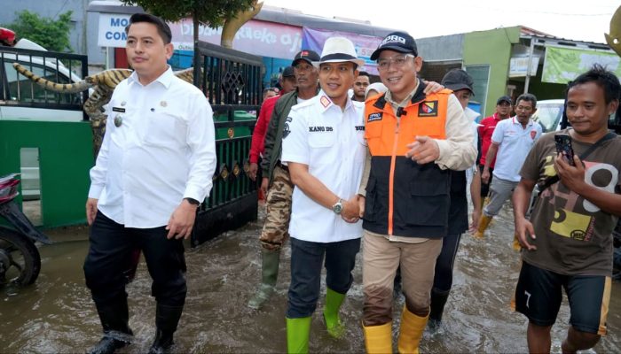 Bupati KDS Sigap Pantau Langsung Banjir Rancaekek, Siapkan Dapur Umum dan Tim Kesehatan