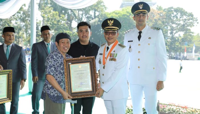 Warisan Rasa Dijaga, Prestasi SMPN 2 Cileunyi Ikut Bersinar di Hari Jadi ke-385 Kabupaten Bandung