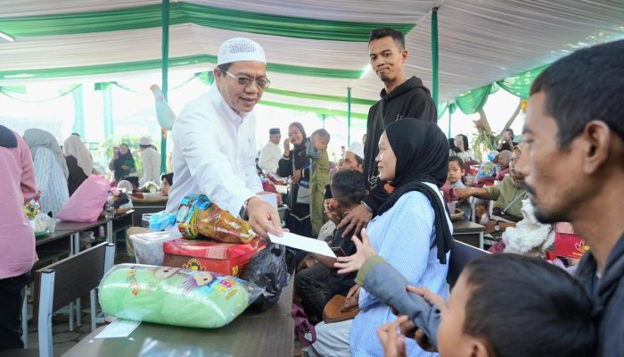 Tasyakur Khitanan Massal Al Hidayah, KDS Bagikan Panyecep Buat Anak yang Disunat