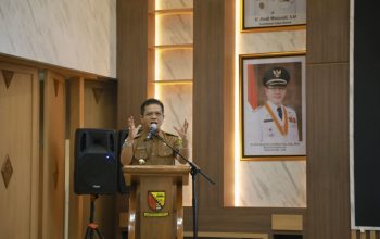 Pastikan Semua Anak Sekolah, Bupati KDS Instruksikan Camat Sisir Setiap Desa