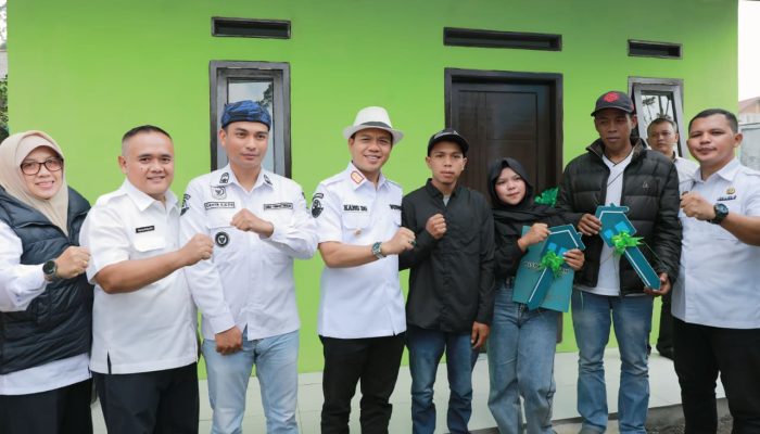 Bukti Kanyaah ke Warganya, KDS Resmikan Rumah Baru, Sertifikat Tanah dan Modal Usaha Bagi Pasutri Korban Longsor Pangalengan