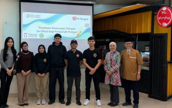 Telkom University Dampingi UMKM Mr. Mangkok Penuhi Standar Higiene Sanitasi Pangan