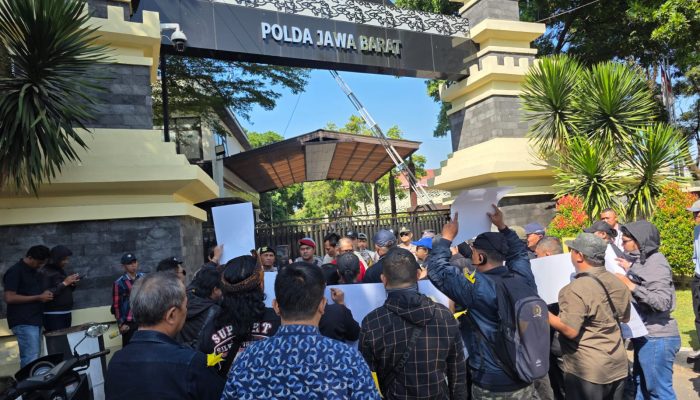 Wartawan Beri Peringatan Keras ke Polri: Jangan Berani Hentikan Kasus Hotman Paris!