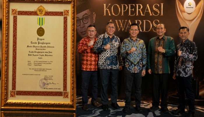 KDS Raih Penghargaan Bakti Koperasi Kemenkop RI, Penguatan Ekonomi Rakyat Jadi Komitmen Kabupaten Bandung