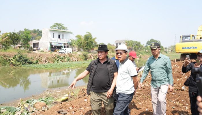 Mumpung Kemarau, Bupati KDS Dorong Percepatan Normalisasi Sungai