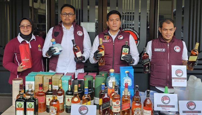 Polresta Bandung Bongkar Miras Oplosan, Tiga Tersangka Ditangkap